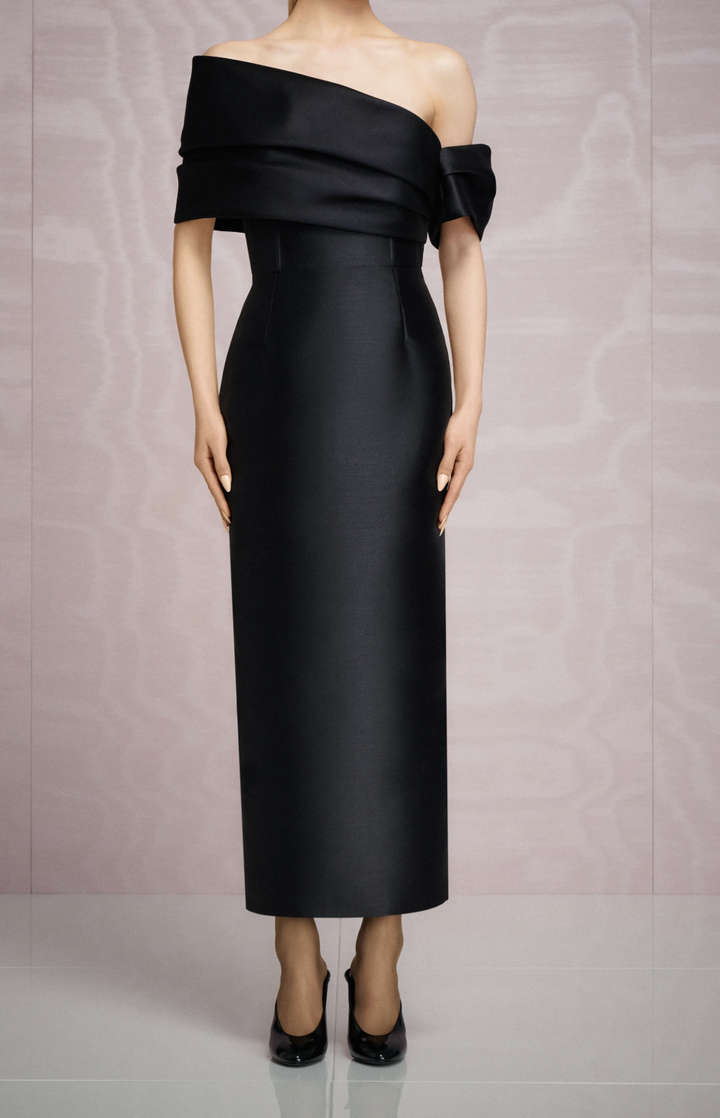 فستان ساتان متوسط ​​الطول مكشوف الكتفين – نوير