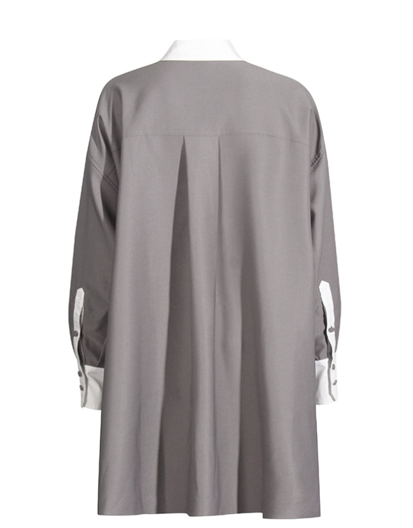 بدلة مصممة خصيصًا بأزرار ذهبية – مارون