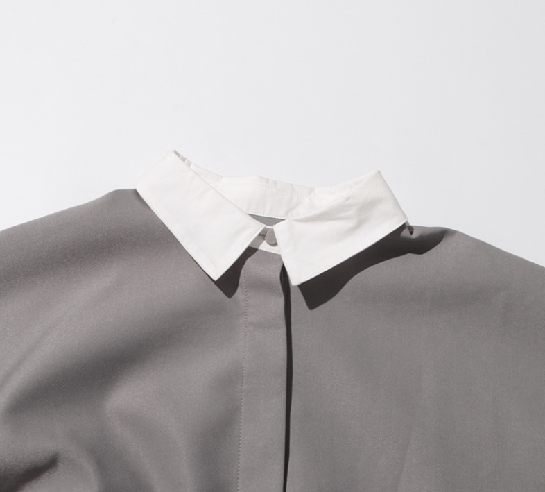 بدلة مصممة خصيصًا بأزرار ذهبية – مارون