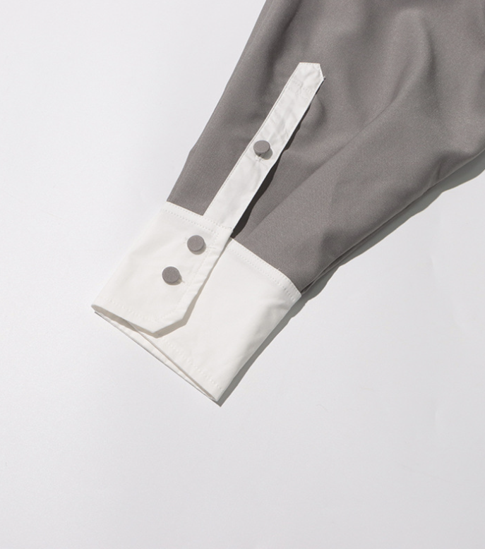 بدلة مصممة خصيصًا بأزرار ذهبية – مارون