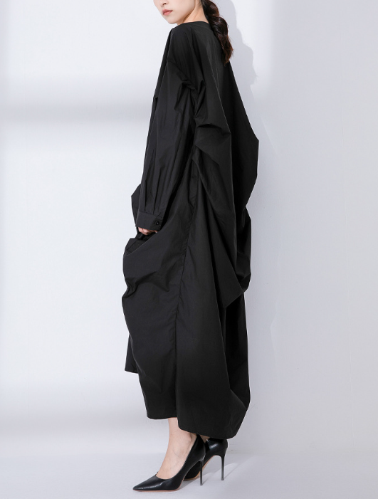 بدلة مصممة خصيصًا بأزرار ذهبية – مارون