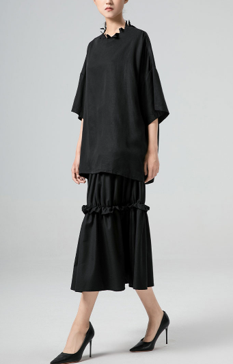 بدلة مصممة خصيصًا بأزرار ذهبية – مارون