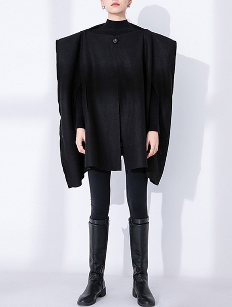 بدلة مصممة خصيصًا بأزرار ذهبية – مارون