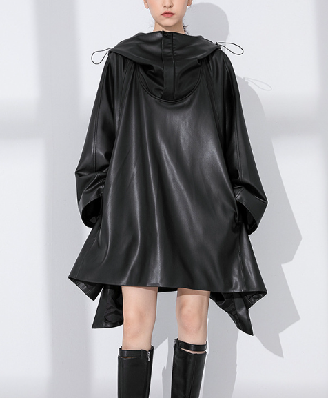 بدلة مصممة خصيصًا بأزرار ذهبية – مارون