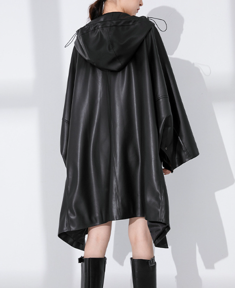 بدلة مصممة خصيصًا بأزرار ذهبية – مارون