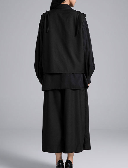 بدلة مصممة خصيصًا بأزرار ذهبية – مارون