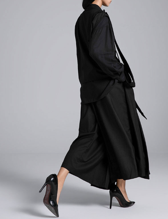 بدلة مصممة خصيصًا بأزرار ذهبية – مارون