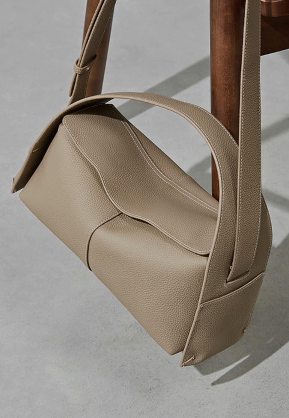 حقيبة كتف جلدية متينة - أفيلين