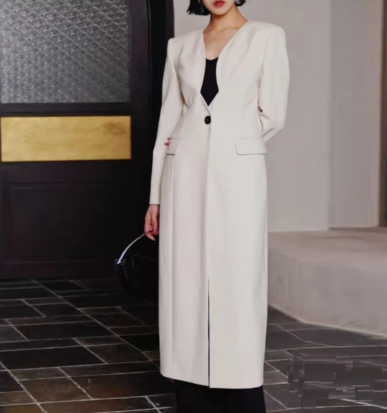 جاكيت بليزر مصمم خصيصًا بكتفين مكشوفتين - عاجي