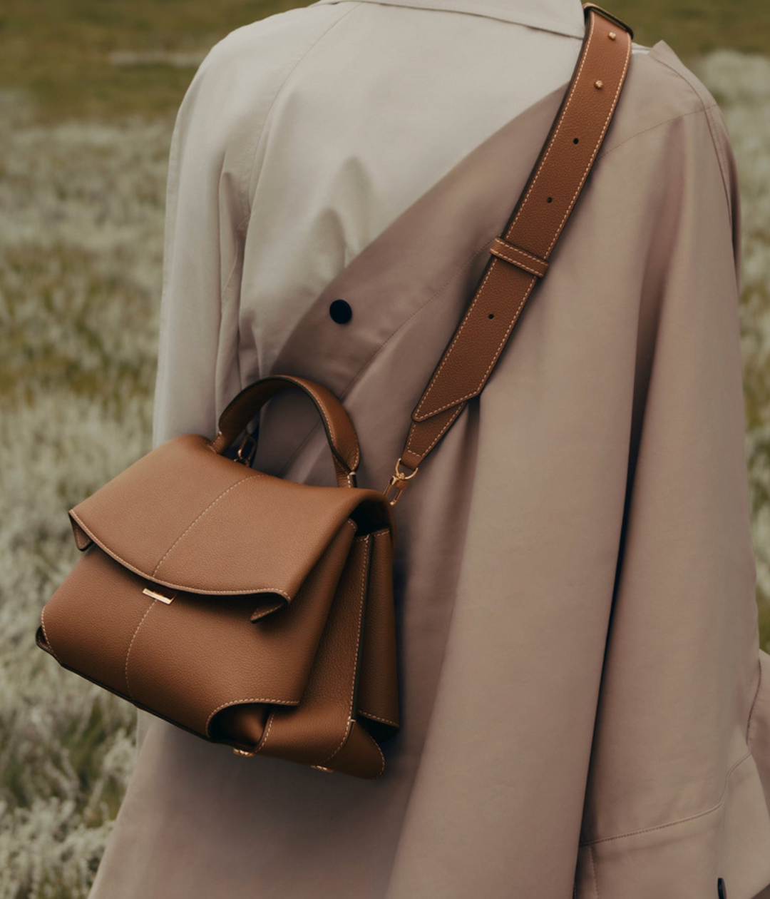 حقيبة يد من جلد الغزال المتين بمقابض علوية - زيادة