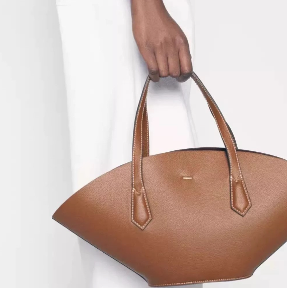 structured fan-shaped leather tote with top handles – ELYSIA