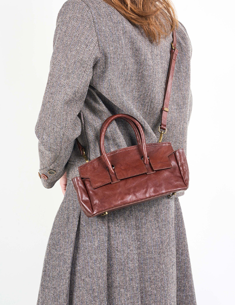 بلوزة مخملية بأكمام طويلة وياقة مزينة – تامر