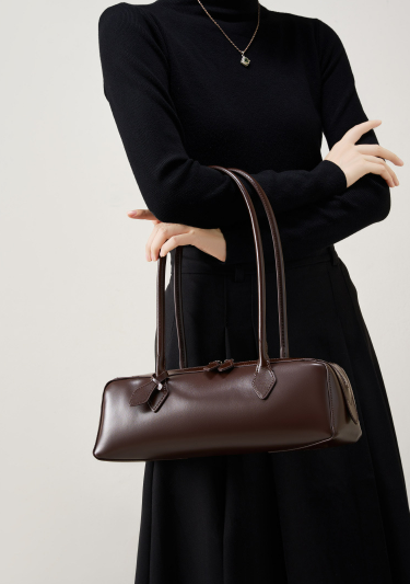 sleek rectangular leather shoulder bag with double zip – MONA