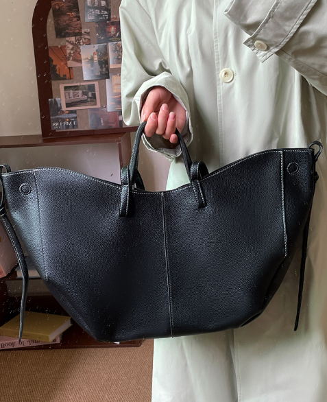 soft winged leather tote with drawstring side ties – ARIA