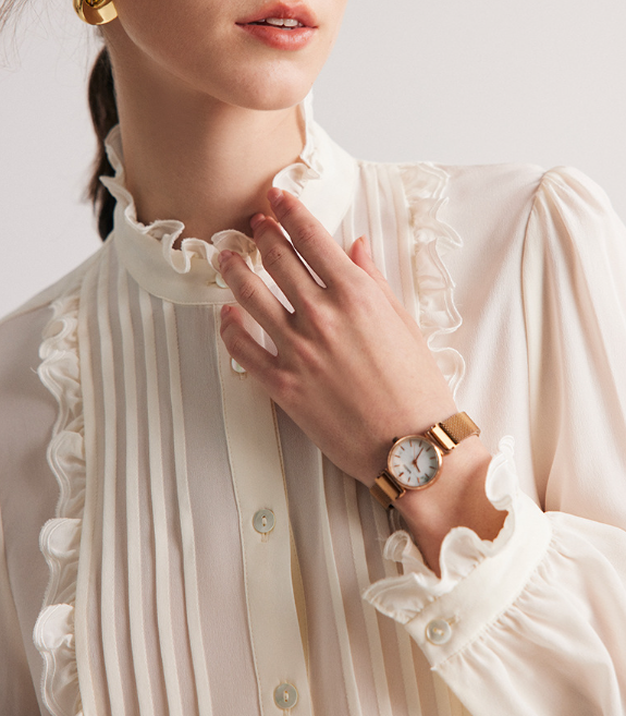 pleated ruffle-trim blouse with stand collar – DADEL