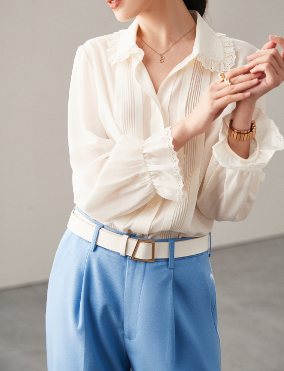 pleated chiffon blouse with lace-trim collar – WELSA