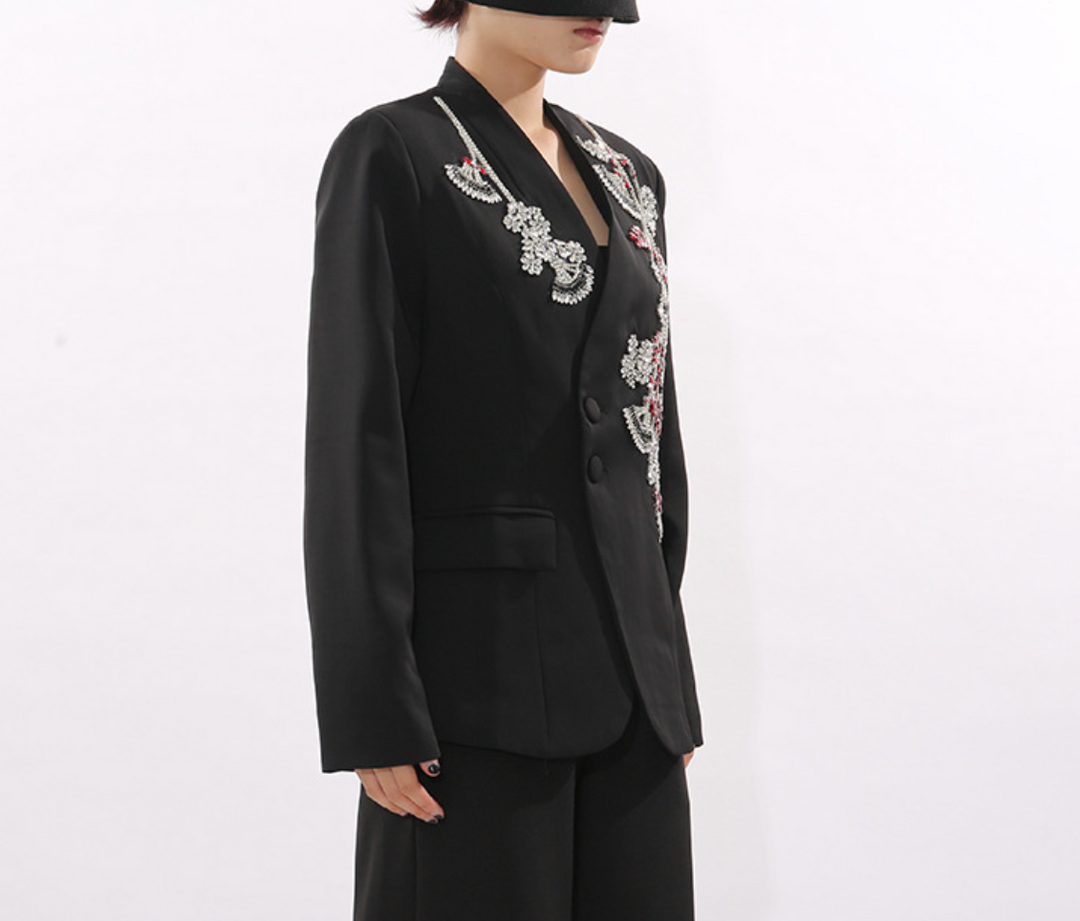 embroidered tailored blazer with crystal floral detailing – NOIRIS
