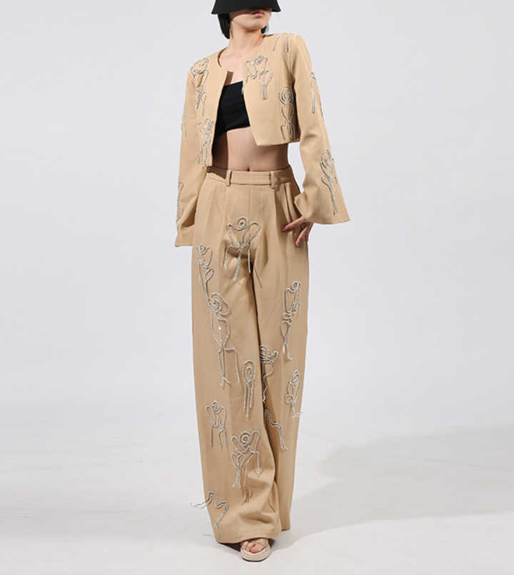 طقم جاكيت قصير مطرز وبنطال واسع الساقين - إيلارا