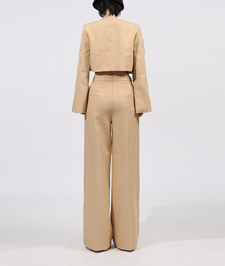 طقم جاكيت قصير مطرز وبنطال واسع الساقين - إيلارا