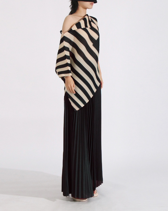 One-Shoulder Pleated Maxi Dress with Asymmetric Stripes – EMERALD