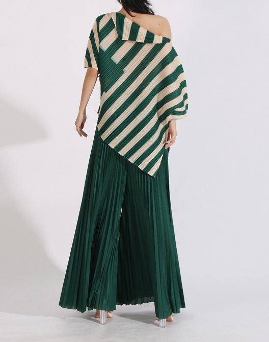 One-Shoulder Pleated Maxi Dress with Asymmetric Stripes – EMERALD