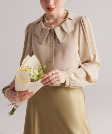 long-sleeve blouse with petal collar – LUMIÈRE
