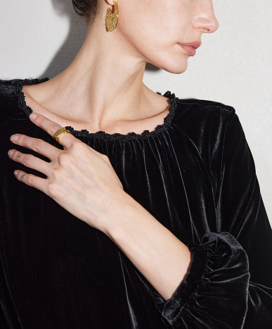 gathered neckline velvet blouse with fluid drape – SHINY