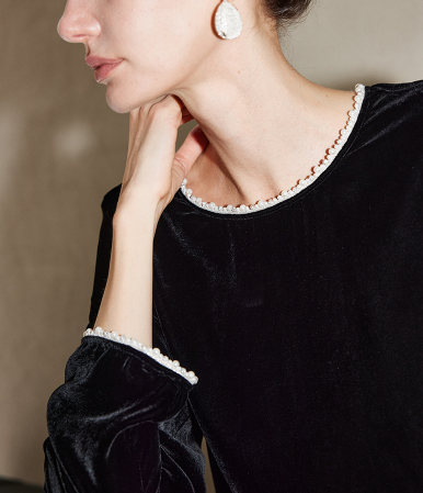 velvet blouse with contrast hem trim – LUNER