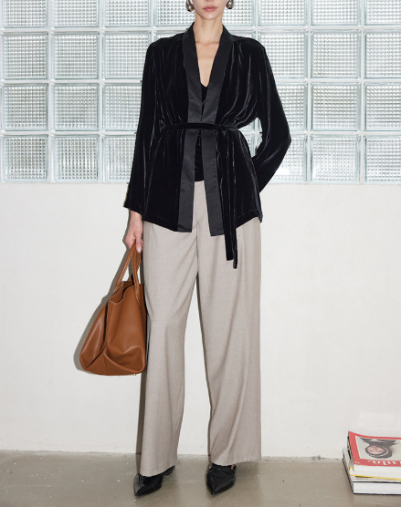 طقم مكون من بلوزة قصيرة وتنورة طويلة من الدانتيل الزهري - أزرق سماوي