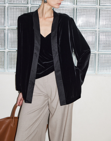 طقم مكون من بلوزة قصيرة وتنورة طويلة من الدانتيل الزهري - أزرق سماوي