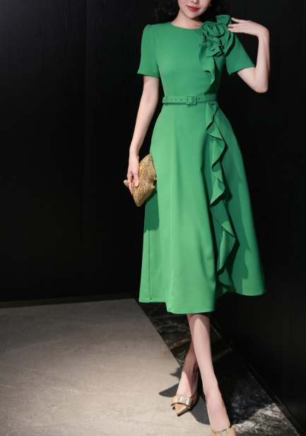 طقم مكون من بلوزة قصيرة وتنورة طويلة من الدانتيل الزهري - أزرق سماوي