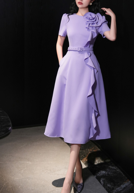 طقم مكون من بلوزة قصيرة وتنورة طويلة من الدانتيل الزهري - أزرق سماوي