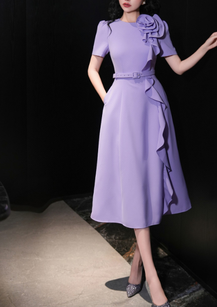 طقم مكون من بلوزة قصيرة وتنورة طويلة من الدانتيل الزهري - أزرق سماوي