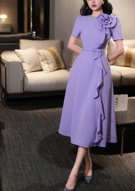 طقم مكون من بلوزة قصيرة وتنورة طويلة من الدانتيل الزهري - أزرق سماوي