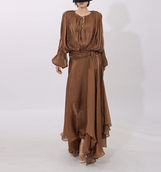 طقم مكون من بلوزة قصيرة وتنورة طويلة من الدانتيل الزهري - أزرق سماوي