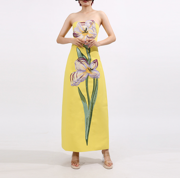 فستان ماكسي عمودي بدون حمالات بتطريزات زهرية - آيريس