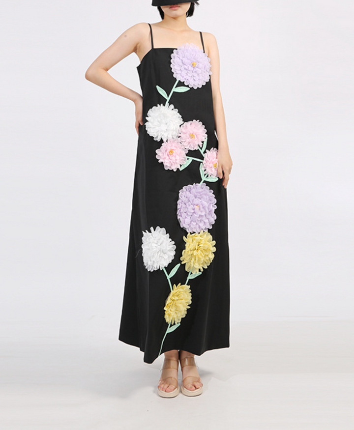 فستان عمودي بحمالات رفيعة مزين بتطريزات زهرية ثلاثية الأبعاد - أرجواني فاتح