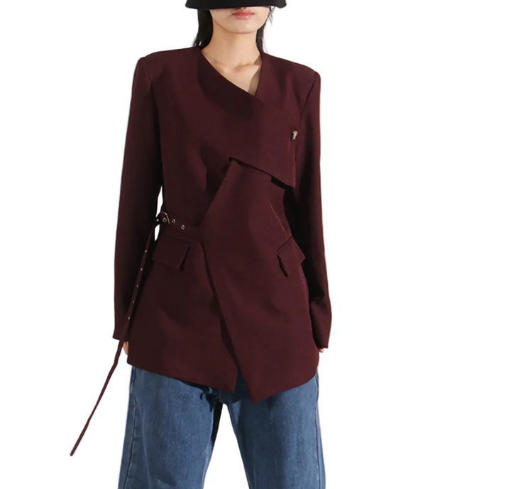 بليزر ملفوف غير متماثل بخصر محدد بحزام - بوردو