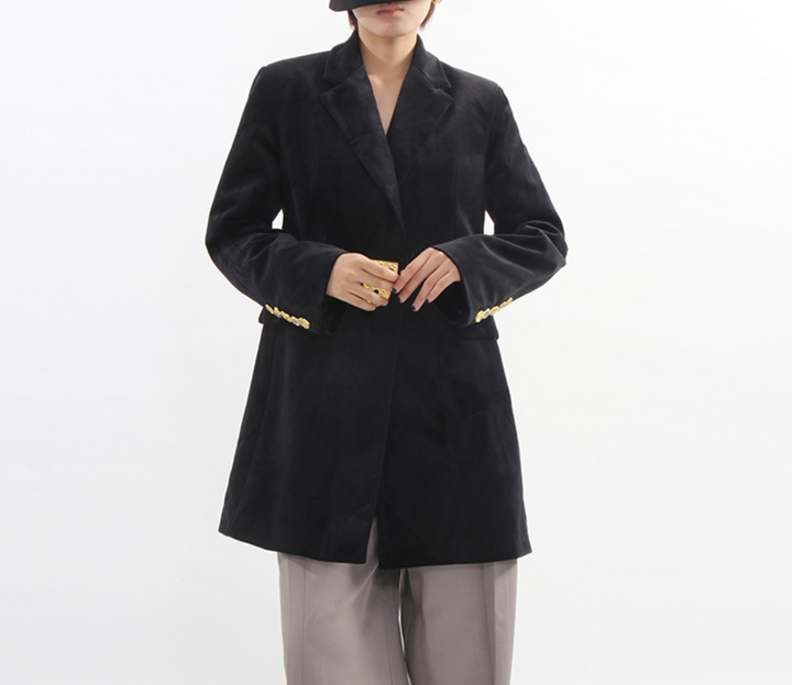 بليزر طويل مصمم خصيصًا بتفاصيل مشبك ذهبي - قفل