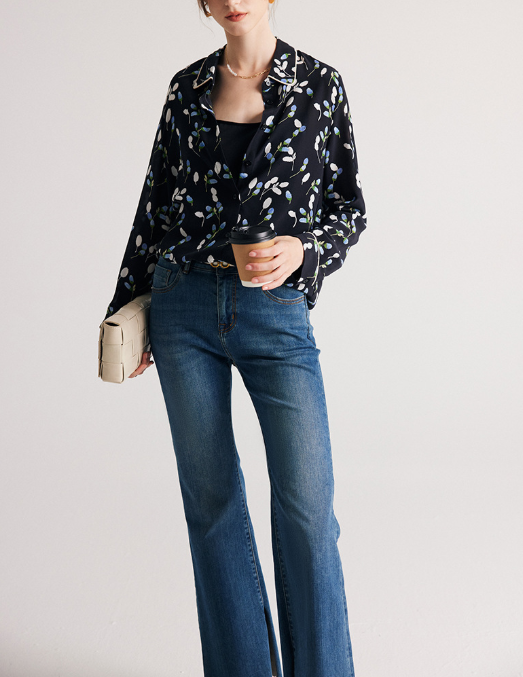 فستان قصير بياقة عالية وأكمام مكشكشة – عاجي