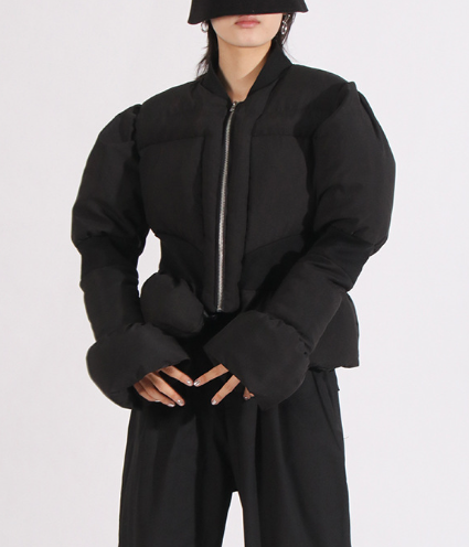 cropped padded jacket with sculpted sleeves – NOIRIX