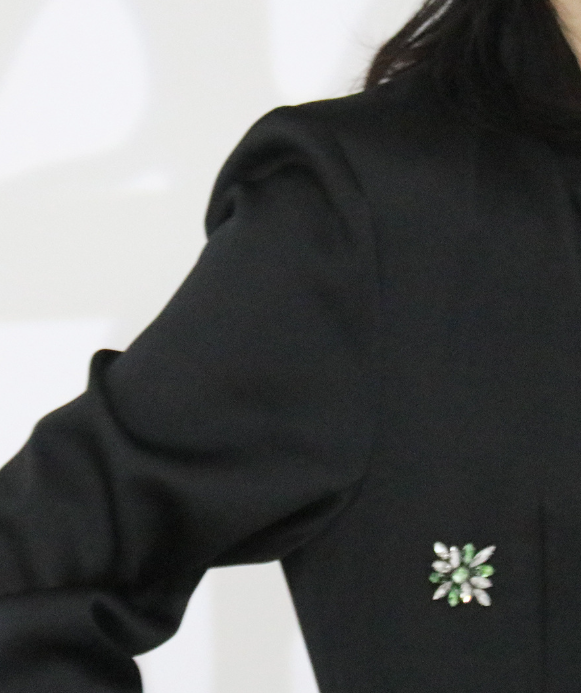 طقم مكون من بلوزة قصيرة وتنورة طويلة من الدانتيل الزهري - أزرق سماوي