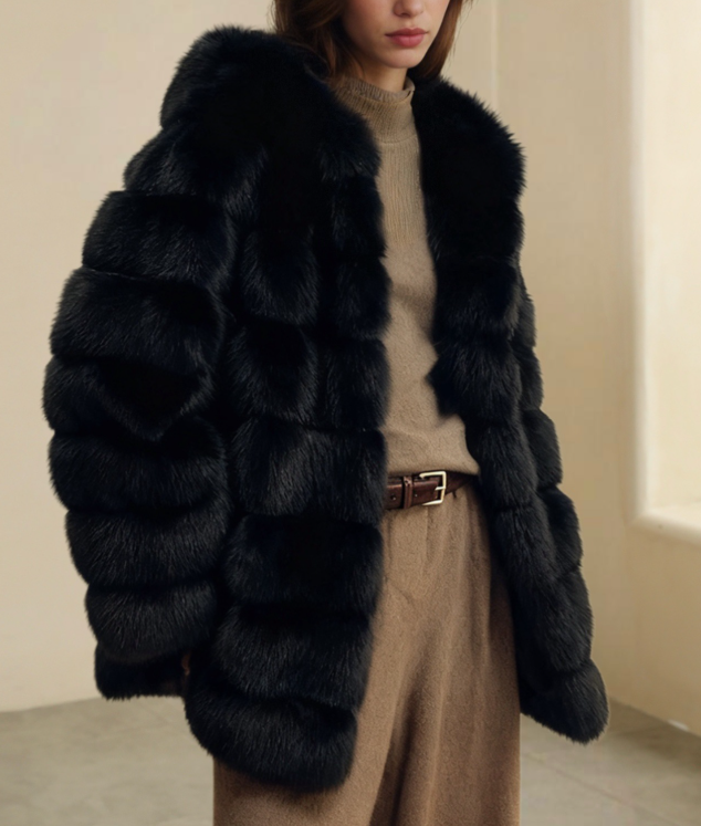 فستان ماكسي أبيض مطرز بحافة مزينة بشراشيب - أزورا