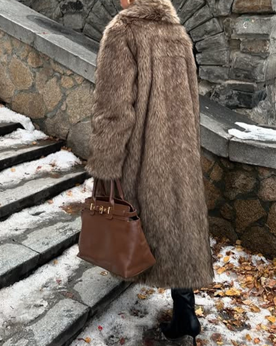 فستان ماكسي أبيض مطرز بحافة مزينة بشراشيب - أزورا