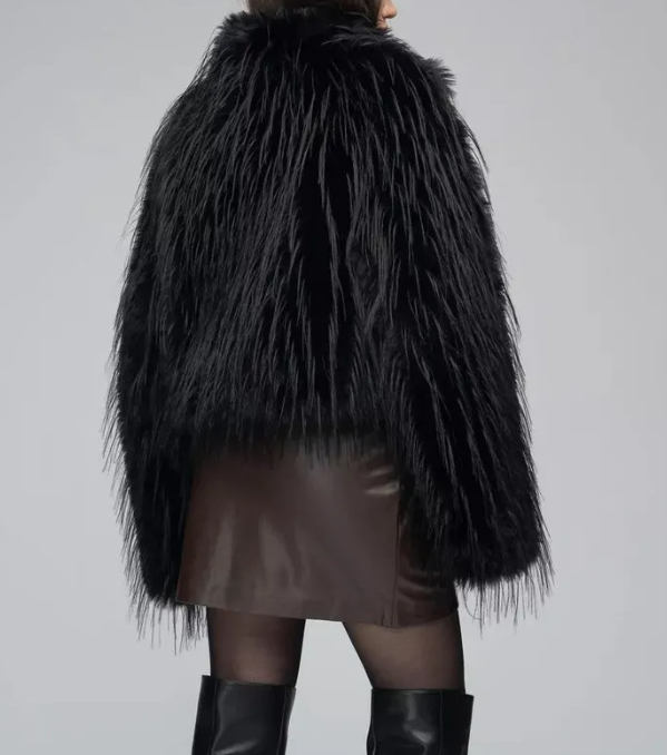 فستان ماكسي أبيض مطرز بحافة مزينة بشراشيب - أزورا