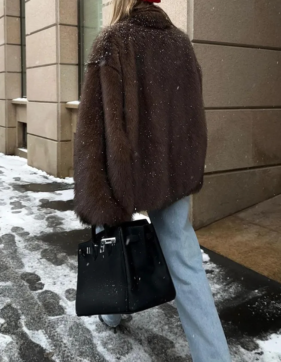 short faux fur coat with classic lapel – CARAMELLA