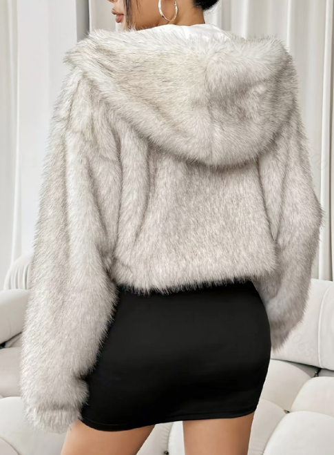 فستان ماكسي أبيض مطرز بحافة مزينة بشراشيب - أزورا