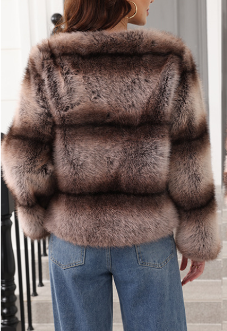 فستان ماكسي أبيض مطرز بحافة مزينة بشراشيب - أزورا