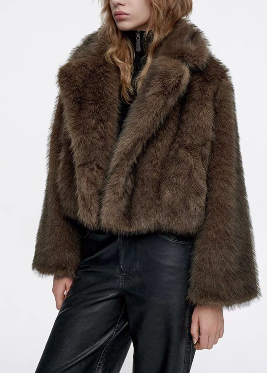 cropped faux fur jacket with wide lapel – BRONZIA