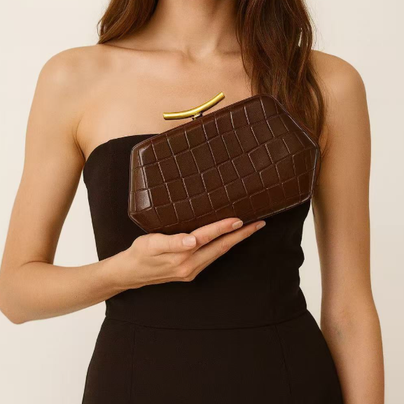 حقيبة يد مستطيلة الشكل مصنوعة من الروطان المنسوج ذي الملمس الطبيعي - صحارى